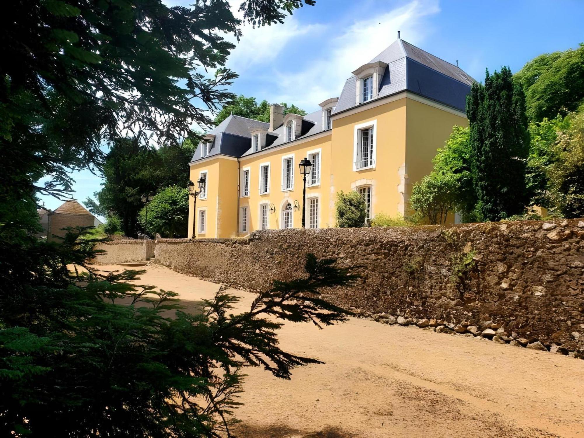 Hotel Du Chateau Du Bois-Guibert Bonneval  Экстерьер фото